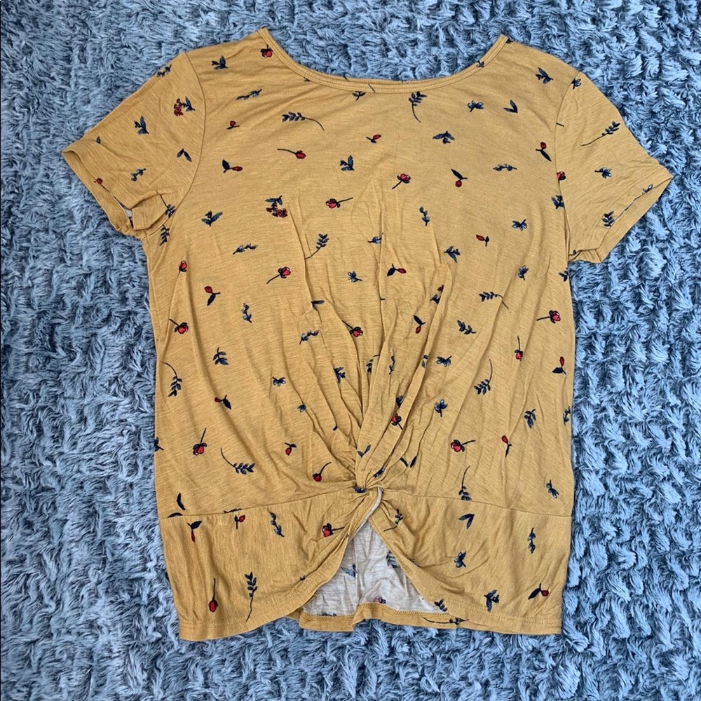 Flower shirt 💛